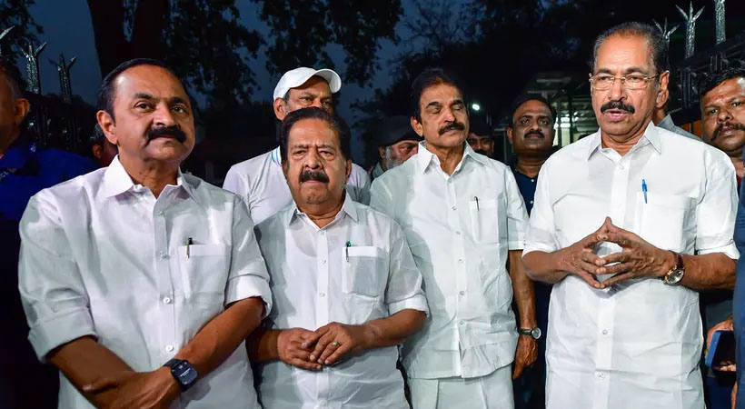 കേരള മുഖ്യമന്ത്രി: തീരുമാനം വന്നാൽ പ്രതിഷേധിക്കില്ല, ഒറ്റക്കെട്ടായി നിൽക്കുമെന്ന് നേതാക്കൾ