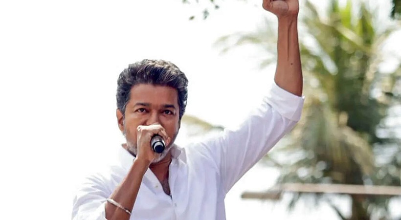 ‘ഞാൻ മുഖ്യമന്ത്രിയല്ല, ജനങ്ങളുടെ മുഖ്യ സേവകൻ’, മുഖ്യമന്ത്രിയായ ശേഷം ആദ്യ പൊതുയോഗത്തിൽ ട്രിച്ചിയെ ഇളക്കിമറിച്ച് വിജയ്, എതിരാളിയില്ലെന്ന് പറയരുത്, സ്റ്റാലിൻ ഉണ്ട്’