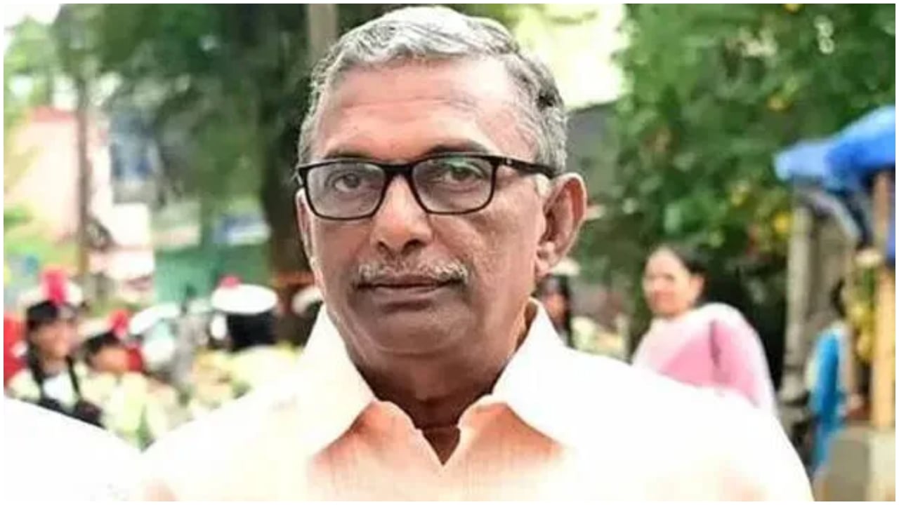 ‘തുറന്നെഴുതും’ സമ്മർദ്ദം ഫലം കണ്ടു! പത്മകുമാറിനെതിരെ കടുത്ത നടപടിയില്ലാതെ സിപിഎം, സസ്പെൻഷൻ മാത്രം