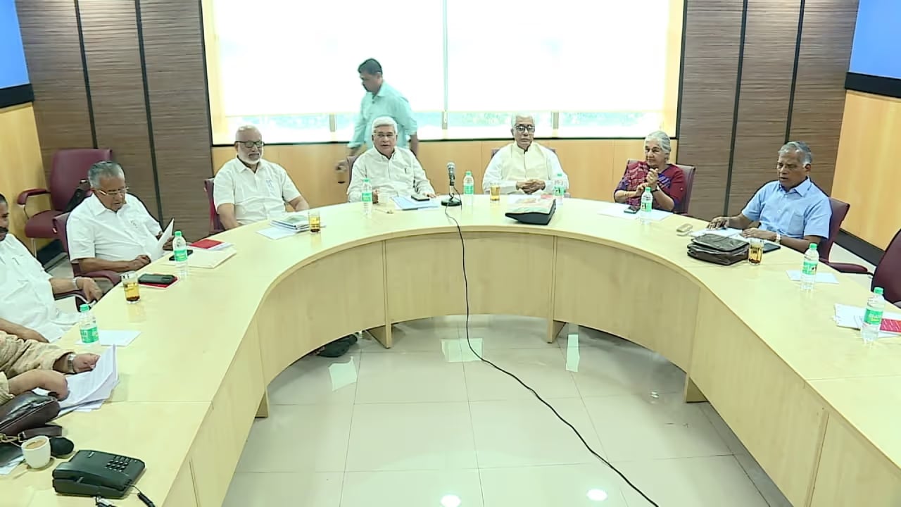 സിപിഎമ്മിൽ വീണ്ടും തെറ്റ് തിരുത്തൽ രേഖ; കേരളത്തിലെ നേതാക്കൾക്ക് പാർലമെന്ററി സ്ഥാനമോഹമെന്ന് വിമർശനം
