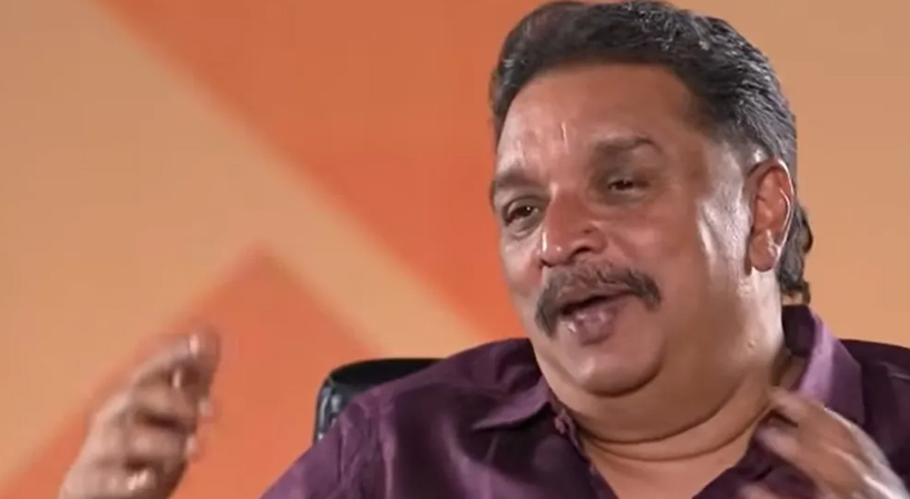 കാട്ടാന ആക്രമണം പരിശോധിക്കാനെത്തിയ വനംമന്ത്രിയുടെ വാഹനവ്യൂഹത്തിന്റെ വഴി മുടക്കി കാട്ടാന
