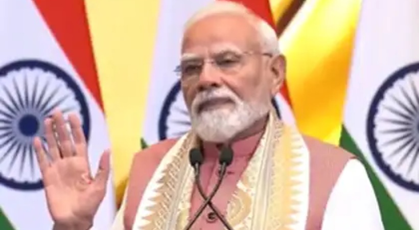 രസിപ്പിച്ച് പ്രധാനമന്ത്രിയുടെ ‘2+6’ ജക്കാർത്ത പ്രസംഗം, ഇന്ത്യ-ഇന്തോനേഷ്യ ബന്ധത്തിലെ 8 ന്റെ ഗണിത കൗതുകം വിവരിച്ച് കൈയ്യടി നേടി മോദി