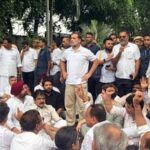ദില്ലി സമരം പുതിയ തലത്തിലേക്ക്; പ്രധാനമന്ത്രിയുടെ വീടിന് മുന്നിൽ ബിജെപിക്കെതിരെ പ്രതിഷേധവുമായി രാഹുൽ അടക്കം കോൺഗ്രസ് എംപിമാർ