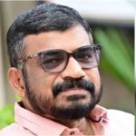 ‘കള്ളൻ വിജയൻ’ ലേഖന വിവാദം: നടപടി കടുപ്പിച്ച് ദേശാഭിമാനി, കെ.ആർ. അജയനോട് രാജിവെക്കാനോ അവധിയെടുക്കാനോ നിർദേശം