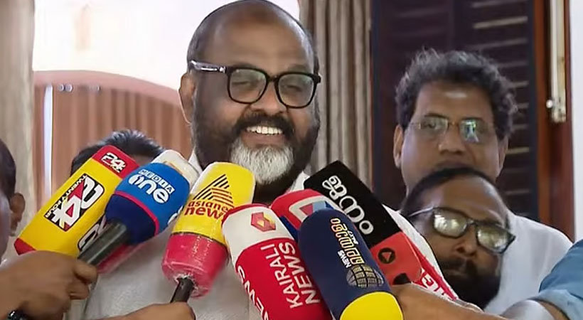 പ്രിയദര്ശിനി ബസിലെ സ്ത്രീകളുടെ യാത്രയെക്കുറിച്ച് നടത്തിയ പരാമര്ശം പാടില്ലായിരുന്നു: വിവാദപരാമര്ശത്തില് ഖേദപ്രകടനം നടത്തി മന്ത്രി സി.പി ജോണ്