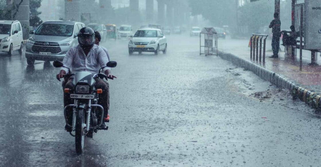 കേരളത്തിൽ കനത്ത മഴ തുടരുന്നു: 12 ജില്ലകളിൽ ഓറഞ്ച് അലർട്ട്; തീരദേശത്തും മലയോര മേഖലകളിലും അതീവ ജാഗ്രത