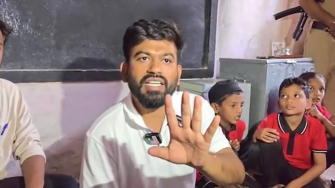 സർക്കാർ സ്കൂളുകളുടെ തകർച്ചയിൽ പ്രതിഷേധം: സംസ്ഥാനങ്ങളിലെ വിദ്യാഭ്യാസ മന്ത്രിമാർക്ക് കത്തുമായി അഭിജിത് ദീപ്കെ