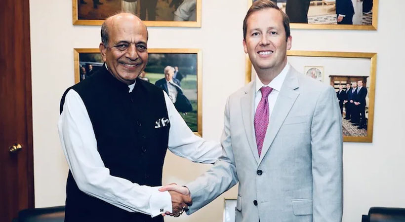 ധാക്കയില് ഇന്ത്യന് ഹൈക്കമ്മീഷണര് ദിനേഷ് ത്രിവേദിയും യു.എസ്. പ്രതിനിധി സെര്ജിയോ ഗോറും കൂടിക്കാഴ്ച നടത്തി