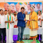 ഗുരു അഞ്ജലി മുരളീധരന് ഡിസ്റ്റിങ്ക്വിഷ്ഡ് ആര്‍ട്ടിസ്റ്റ് അവാര്‍ഡ് നല്‍കി ഐഒസി പെന്‍സില്‍വാനിയ ചാപ്റ്ററിന്റെ ആദരം