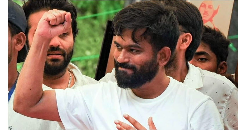 തെരഞ്ഞെടുപ്പ് പ്രക്രിയകൾ അട്ടിമറിക്കപ്പെടുന്നുവെന്ന് വിശ്വസിക്കുന്നുണ്ടെങ്കിൽ പ്രതിപക്ഷ പാർട്ടികൾ വോട്ടെടുപ്പുകളിൽ മത്സരിക്കുന്നത് അവസാനിപ്പിക്കണമെന്ന് അഭിജീത് ദിപ്കെ