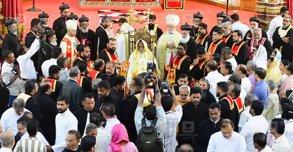 ഡോ. എബ്രഹാം മാർ യൂലിയോസിന്റെ (81) കബറടക്കം സെന്റ് ജോൺസ് കത്തീഡ്രലിൽ