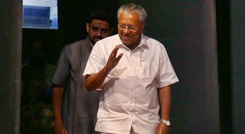 മാസപ്പടി കേസിൽ പിണറായിക്കും മകൾക്കും റിയാസിനും ആശ്വാസം; എല്ലാ അന്വേഷണത്തിനും ഹൈക്കോടതി ഡിവിഷൻ ബെഞ്ചിന്റെ സ്റ്റേ, അപ്പീൽ ഫയലിൽ സ്വീകരിച്ചു