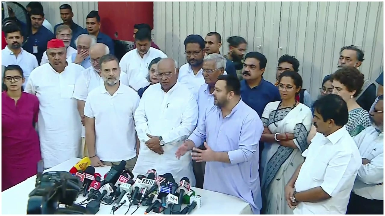 ‘വിളിപ്പുറത്ത് ഉണ്ടാകണം’; മിന്നൽ സമരങ്ങൾക്ക് തയ്യാറായിരിക്കാൻ ഇന്ത്യാസഖ്യ നേതാക്കളോട് രാഹുൽ ഗാന്ധി, ഡൽഹിയിൽ കനത്ത സുരക്ഷ
