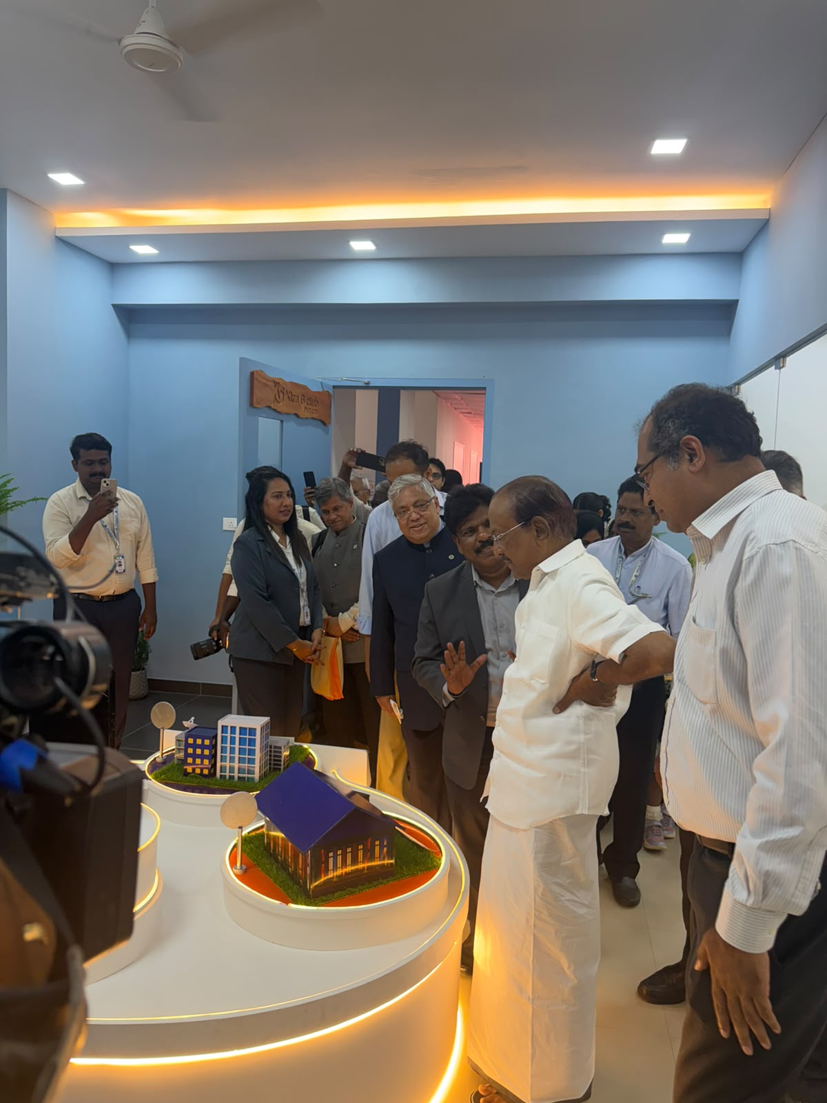 വേൾഡ് മലയാളി കൗൺസിൽ ഗ്ലോബൽ ഗുഡ്‌വിൽ അംബാസഡർ ജോണി കുരുവിള  എക്സ്ട്രാ ജി ക്ലബ് പ്രൈവറ്റ് ലിമിറ്റഡി’ന്റെ ചീഫ് ഓപ്പറേറ്റിംഗ് ഓഫീസറായി ചുമതലയേറ്റു