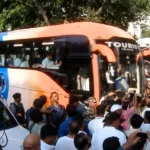 ഗ്യാനേഷ് കുമാറിനെതിരെ കടുപ്പിച്ച് ഇന്ത്യാ സഖ്യം, ഇന്നും പ്രതിഷേധമാളുന്നു; പ്രതിപക്ഷ എംപിമാർ ബസിൽ ജന്തർ മന്തറിലേക്ക്; വഴികൾ അടച്ച് പൊലീസ്