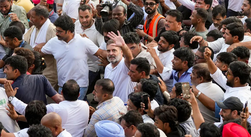 ദില്ലി ജനസാഗരം, സംഘർഷ ഭരിതം, തുറന്ന വാഹനത്തിൽ ഇന്ത്യ സഖ്യത്തിന്റെ ‘ദില്ലി ചലോ’ മാർച്ച്